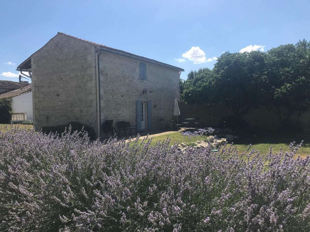 فندق Le Four A Pain Saint-Jean-dʼAngély المظهر الخارجي الصورة